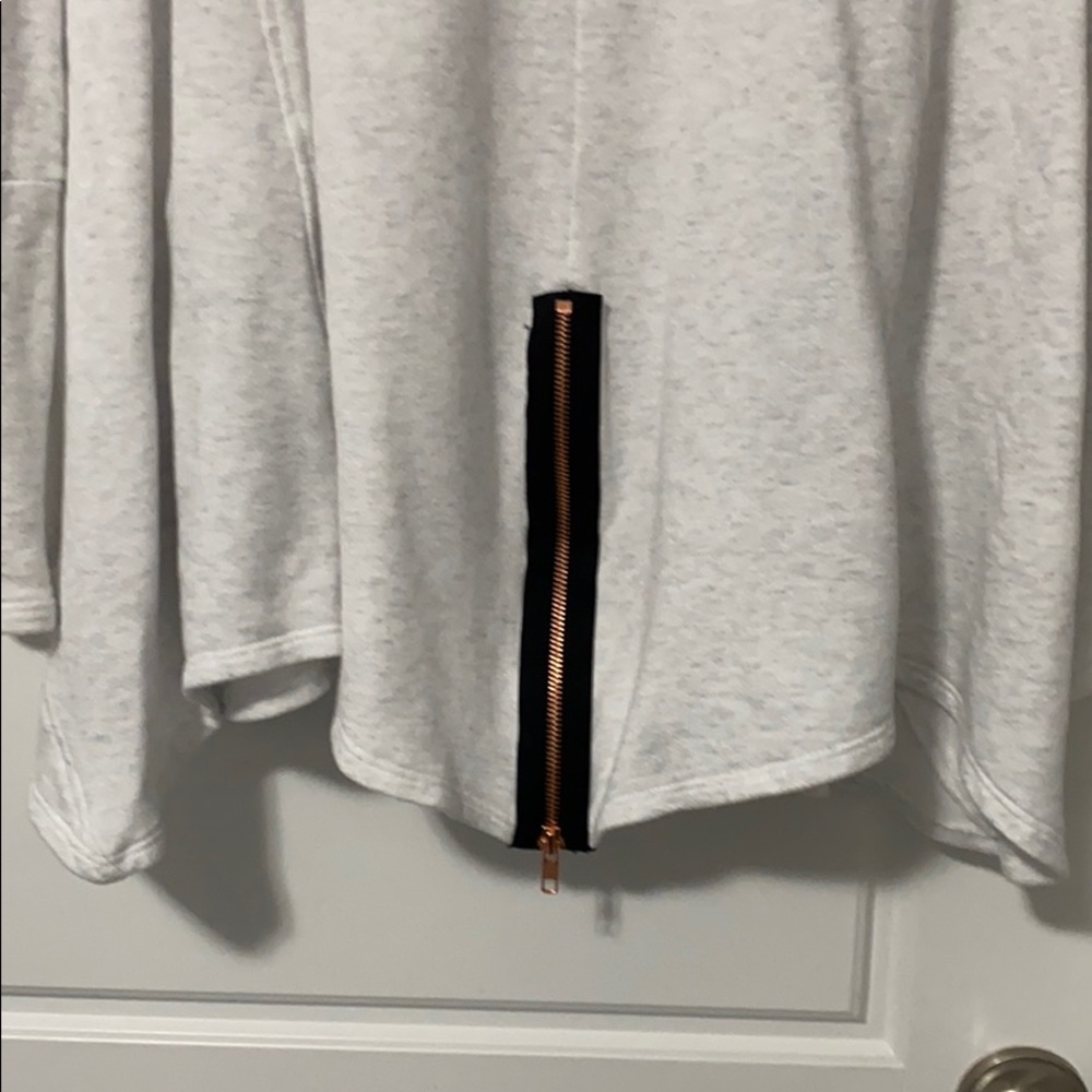 Sweater - Picture 5 of 5